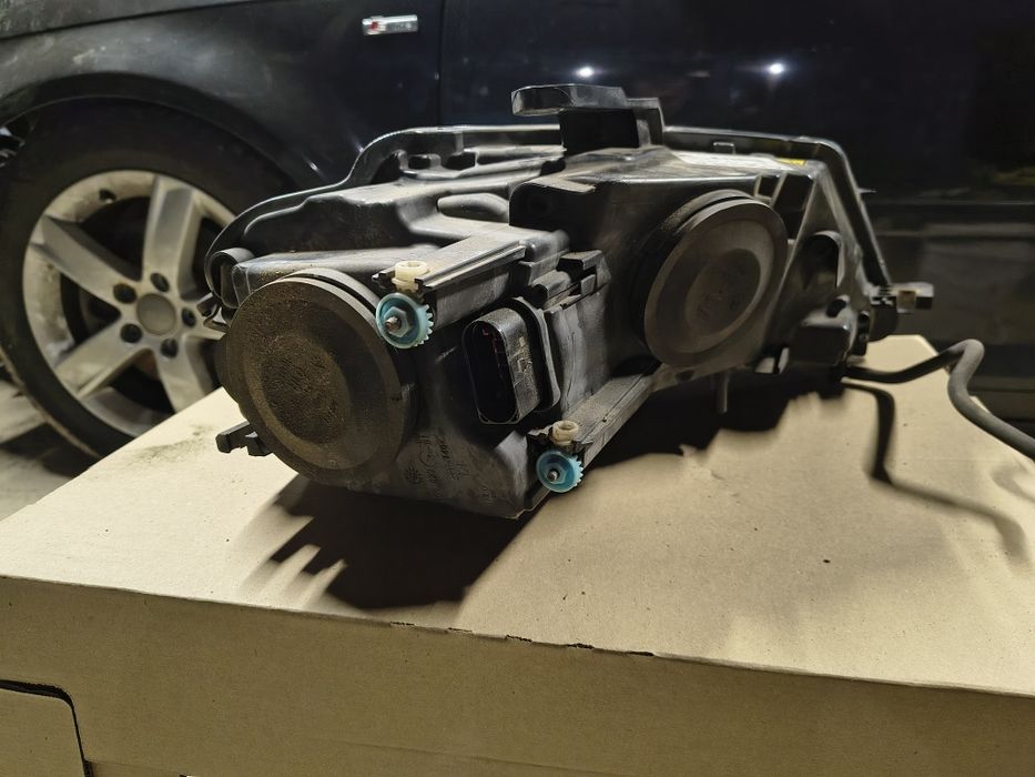 Ляв ксенонов фар Ауди А3 8П фейслифт оригинален