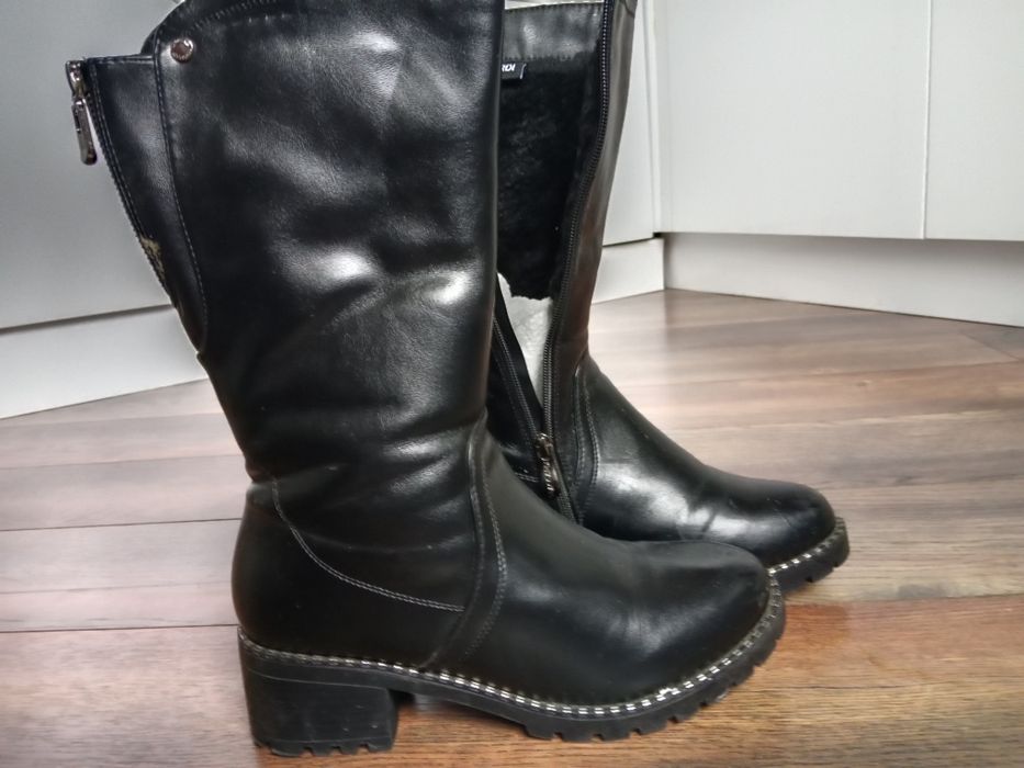 Продам зимние сапоги