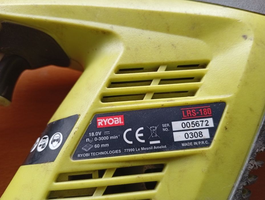 Ferăstrău sabie ryobi 18v
