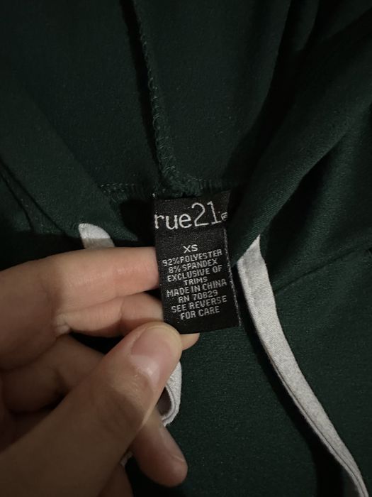 Кофточка спортивная