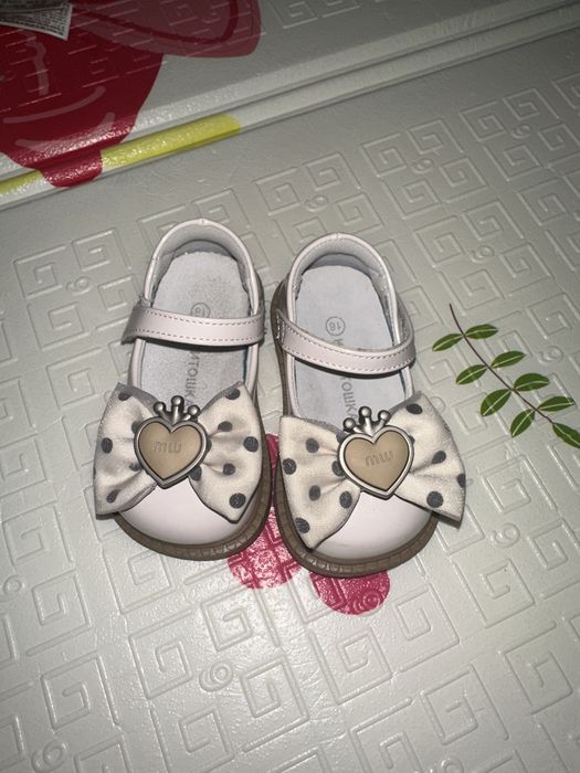 Продам детские туфельки