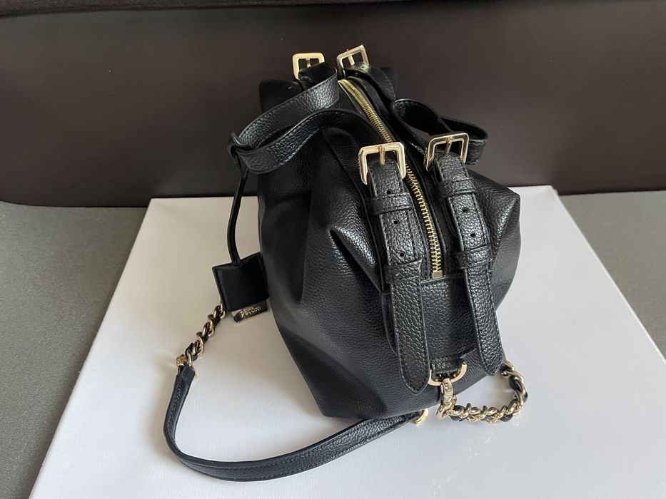 Дамска чанта Pollini – естествена кожа, черна