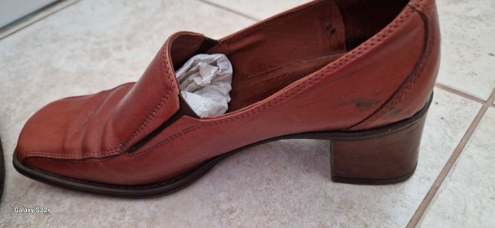 Pantofi din piele , marime 37