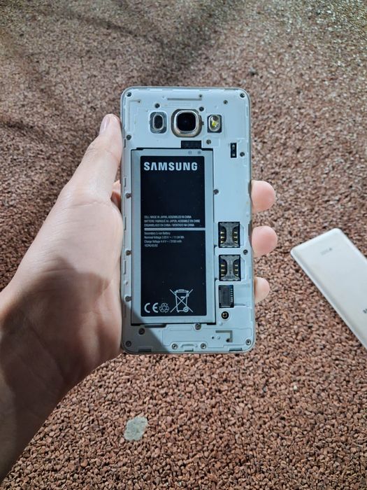 Самсунг J5 на запчасти