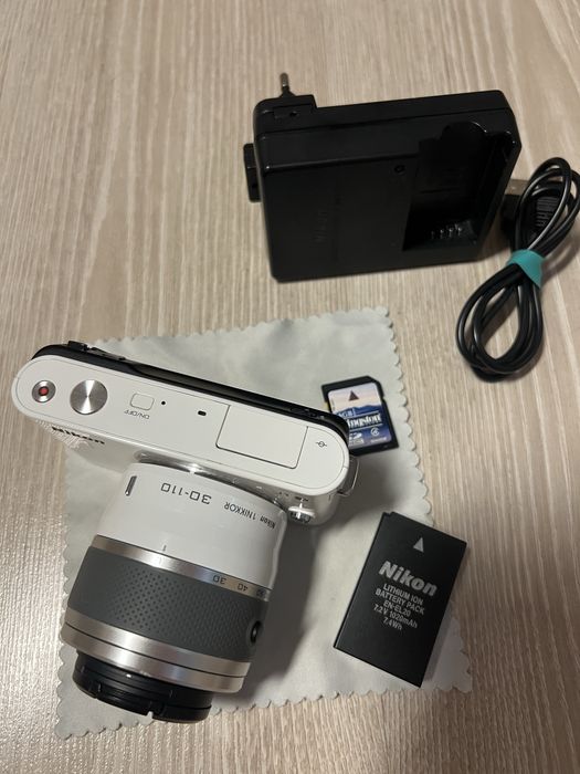 Aparat foto nikon 1 j1 cu obiectiv 30-110mm