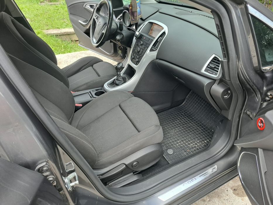 De vanzare Opel Astra j 1.4 turbo