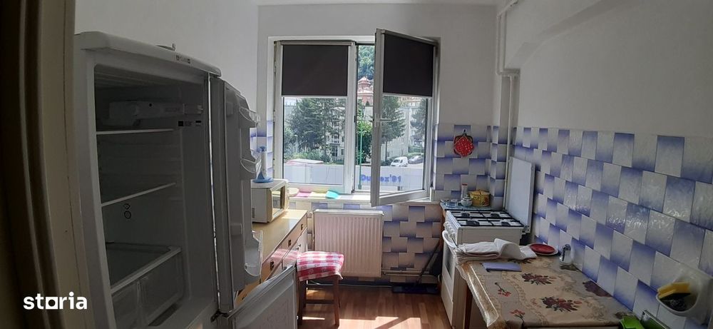 Vindem 2 camere vis-a-vis de "Star"