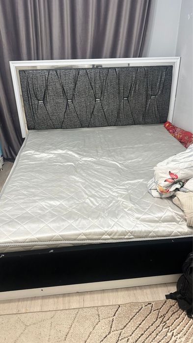 Кровать продам двуспальная кровать
