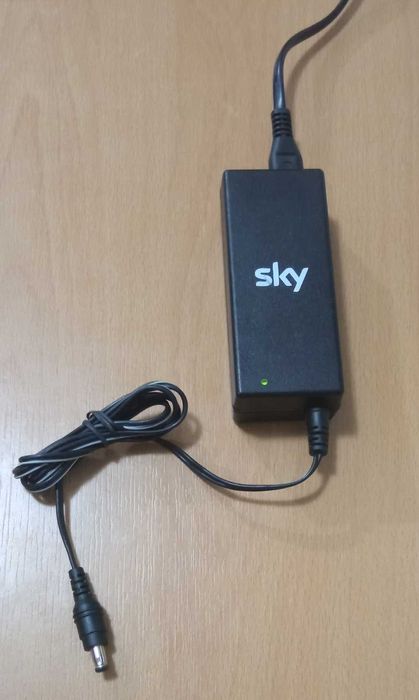 Alimentator DELTA ELECTRONICS 12V  3 .34A cu indicator Led