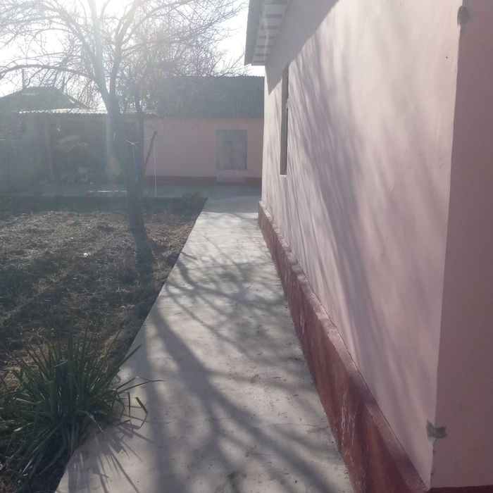 Нурафшонда уй сотилади 5 соток