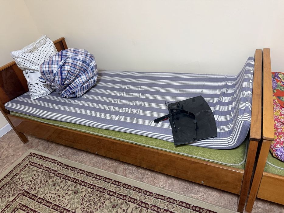 Продам кровать, в хорошим состоянии.