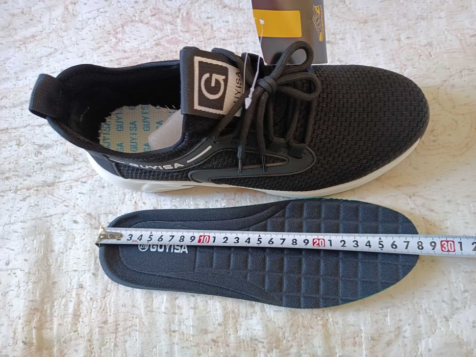 Кроссовки,подходят как для работы,так и для повседневной носки !