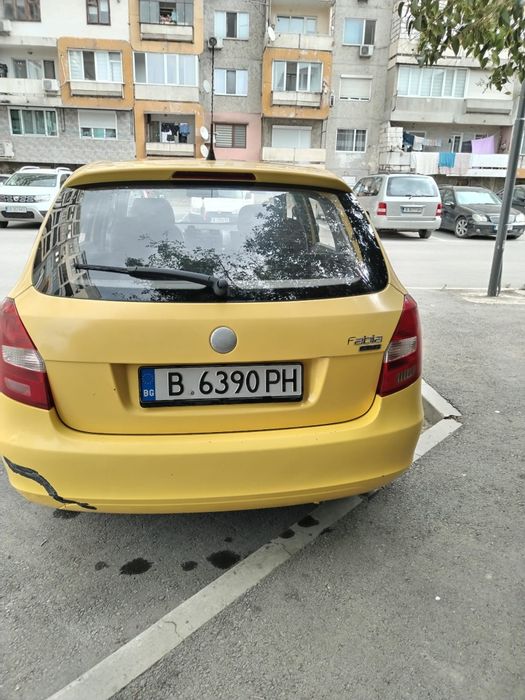 Продавам Шкода Фабиа 1.6 D