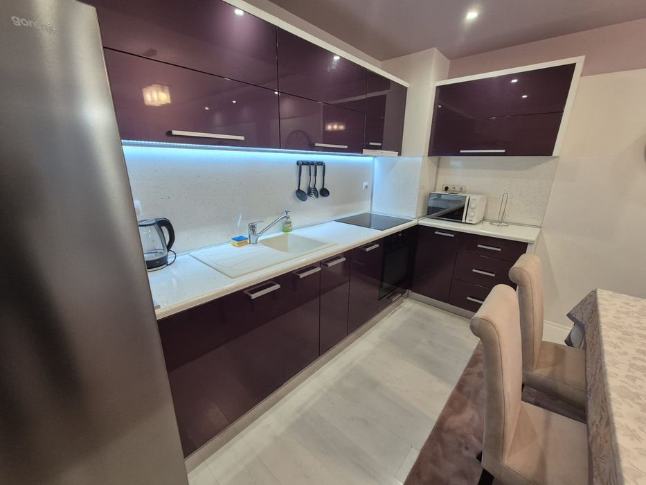 Дава се под наем Тристаен апартамент в Варна, Конфуто - 85 кв.м за 847.62 € - Снимка #3