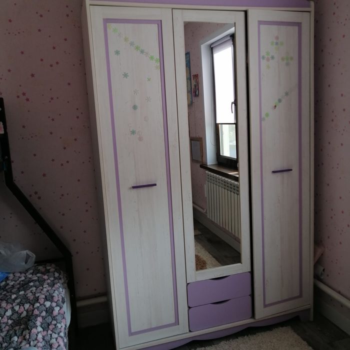 детская мебель, шкаф и стол