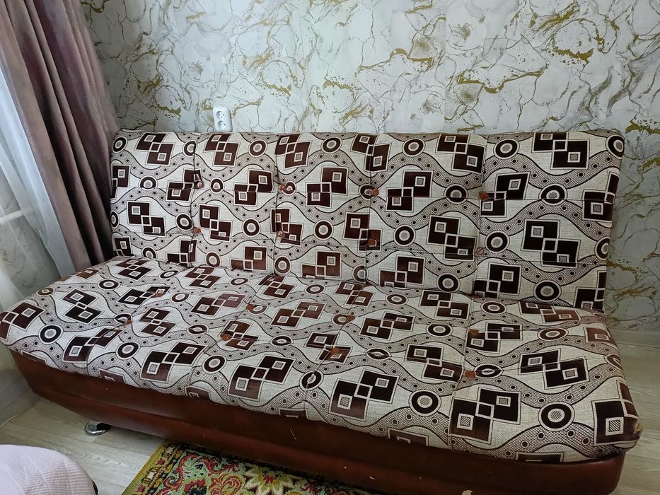 Продаю диван в отличном состоянии