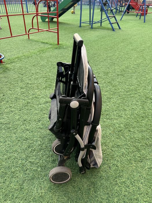 Коляска прогулочная chicco