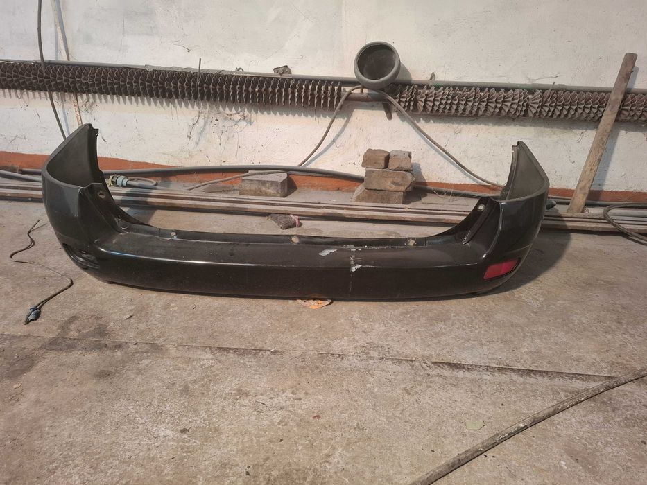 продам бампер задний приора универсал