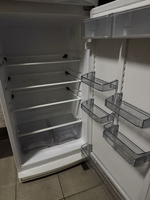 Продам б/у холодильник Атлант