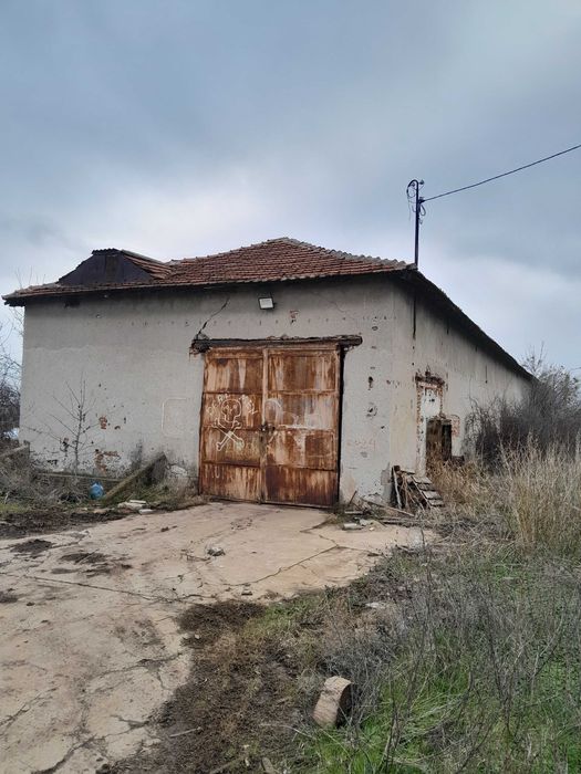 Склад с УПИ 1300 кв.м