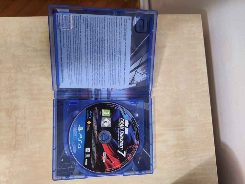 Vând joc Gran Turismo 7 PS4/PS5 aproape nou