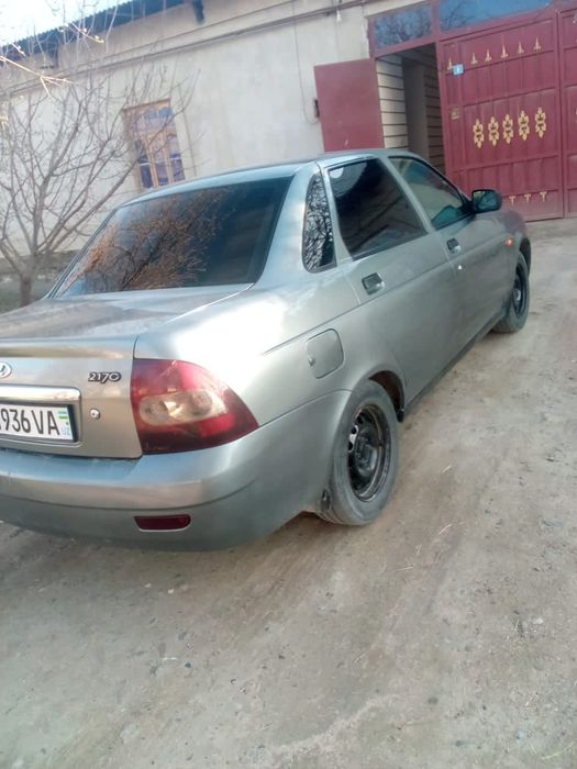 Lada priora21706