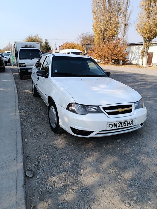 Nexia 2 tiniq xolatda yangi Damasga barter  bor  raznitsanini kelisham