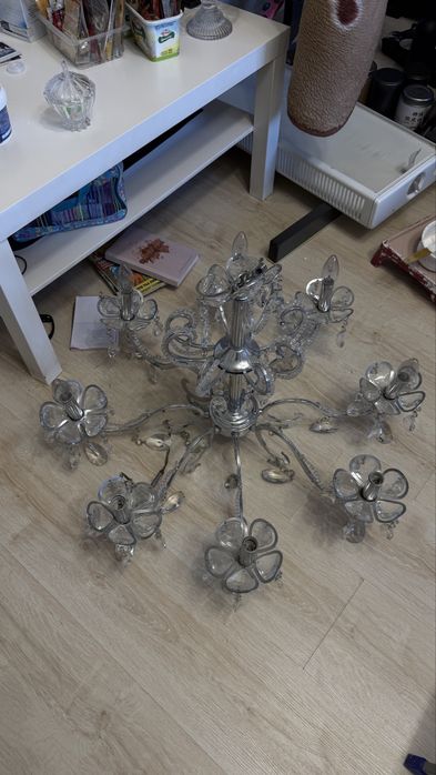 Люстра 8ми рожковая