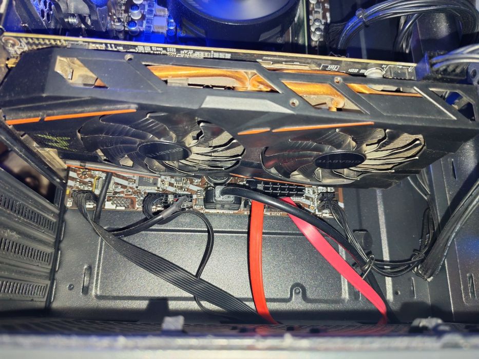 Vând placa video RX 580