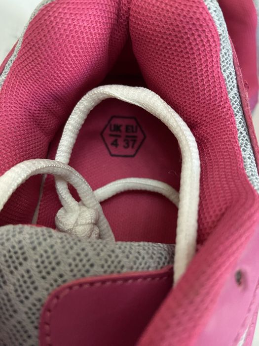 Кросовки новые , качественные