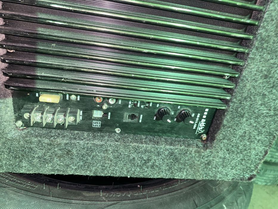 Сабвуфер в хорошем состояний