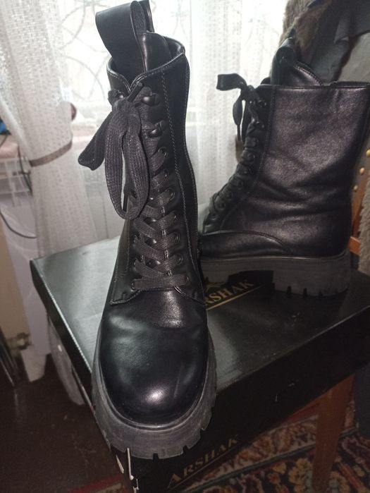 Берцы женские продам