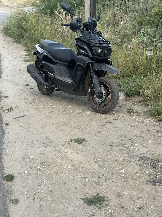 Продам мопед танк 150 кубов