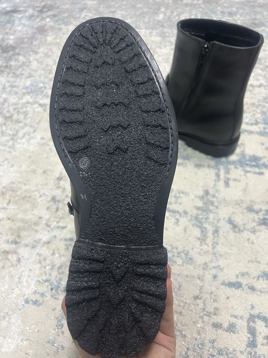 Продам новые зимние полусапожки