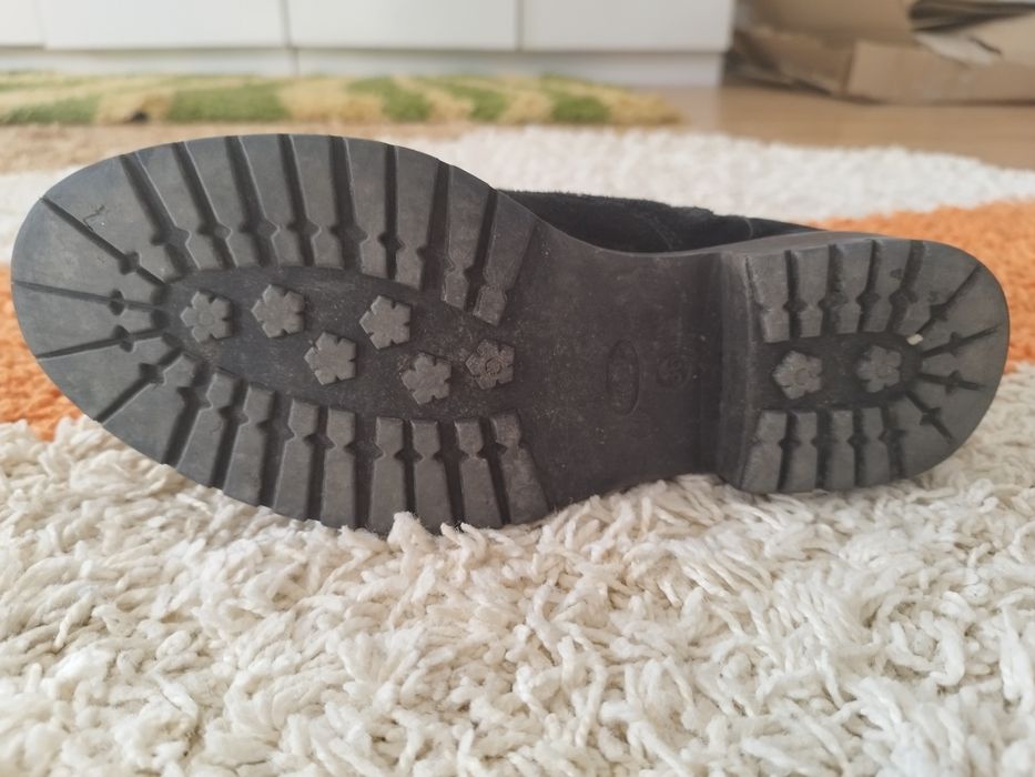 Ghete negre piele întoarsă