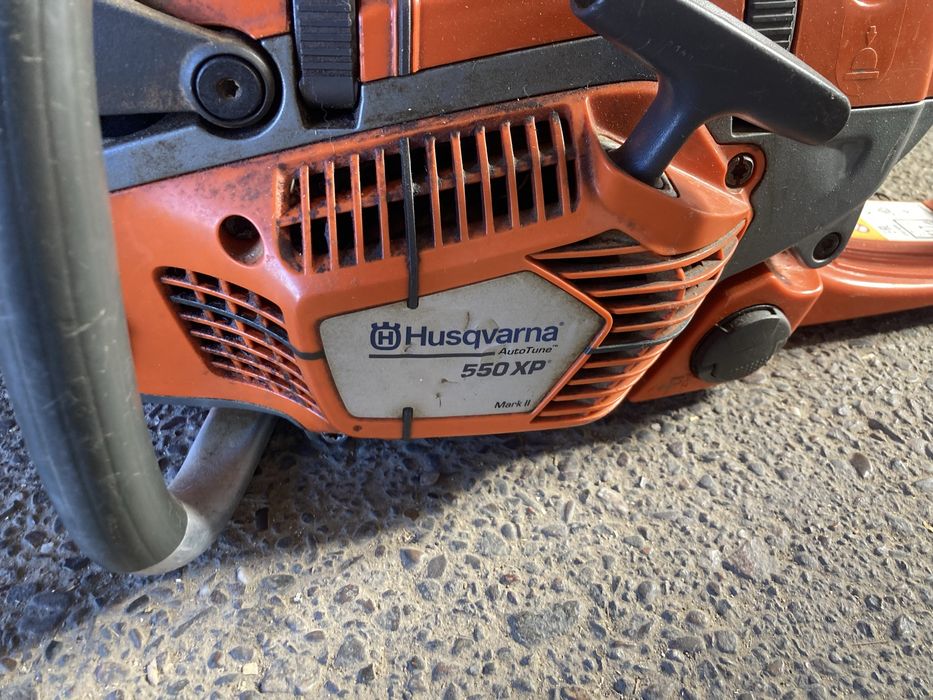 Drujba Husqvarna 550 XP Mark II, Putere 4,1 CP, Profesionala cu Sina si Lant de 45 cm