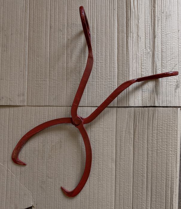 Продам клещи для переноски бревен