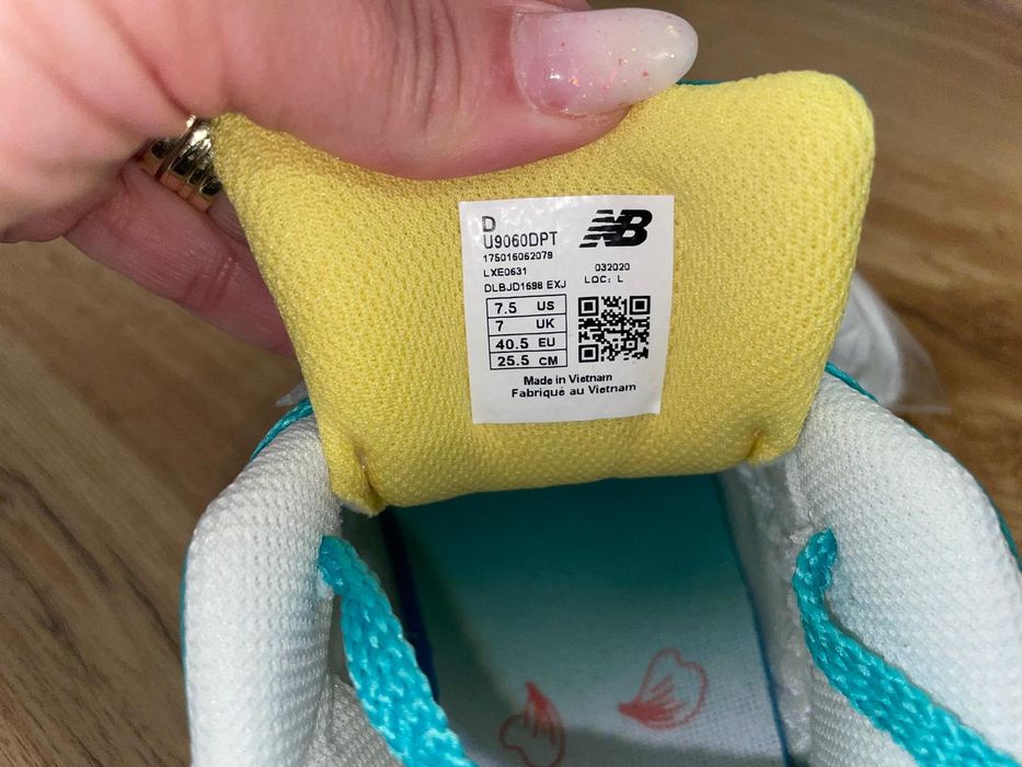 Sneakers NEW BALANCE 9060 nr 40,5