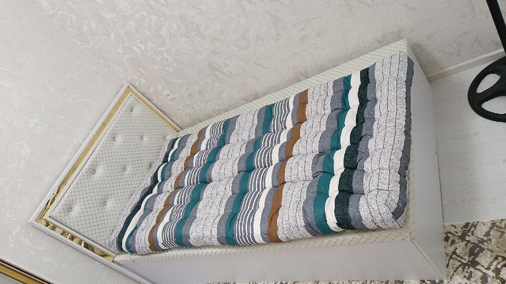 Koʻrpa koʻrpacha matras yostiq