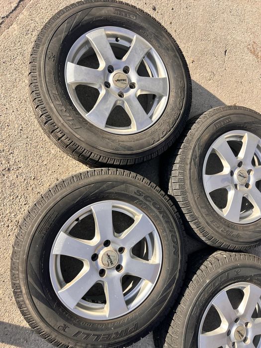 Jante aliaj 5x114,3, R16, cu cauciucuri 215/70/16