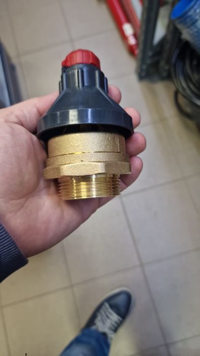 Supapa implozie bazin vidanja pentru a preveni implozie 285