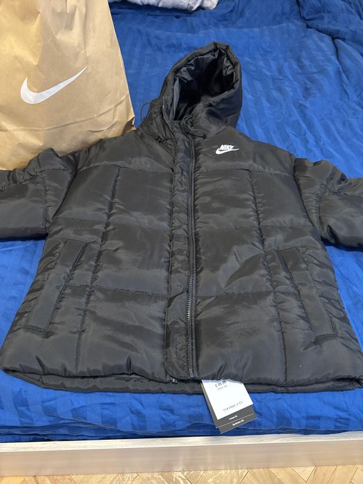 Дамско яке Nike размер XS