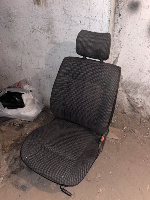 Продам сиденья пассат б3