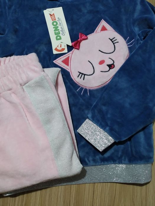 Спортивный костюм для девочек фирмы Denokids