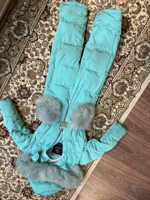 Продам шикарный комбез зима