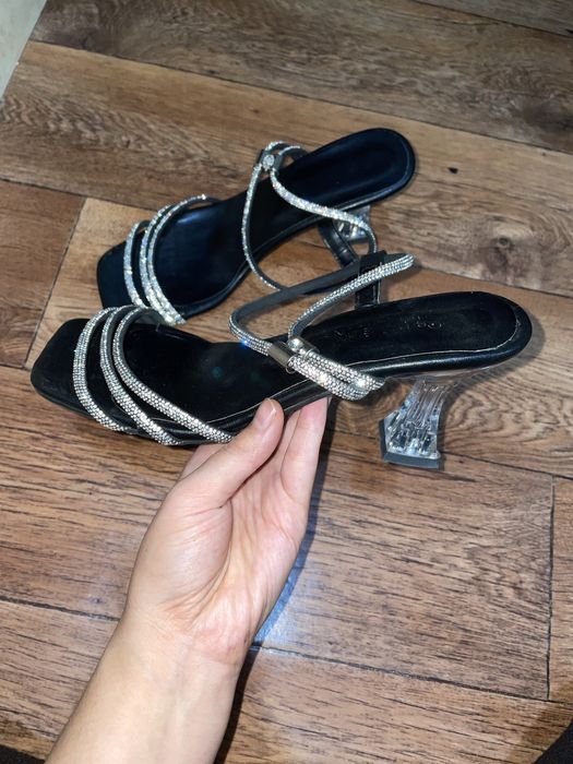 Красивые Туфли со стразами