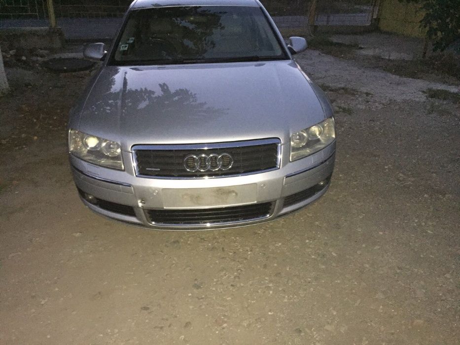Ауди А8 д3 4.2 на части