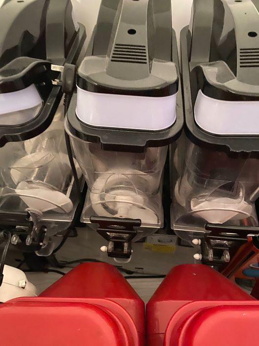 Vând aparate granita fulgi gheata