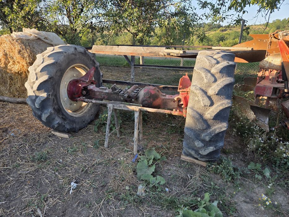 Vând punte apl 3052 de internațional 1455 ,U650