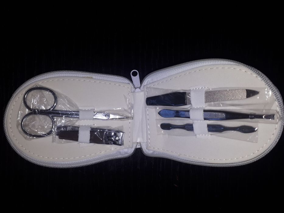 Продам маникюрный набор